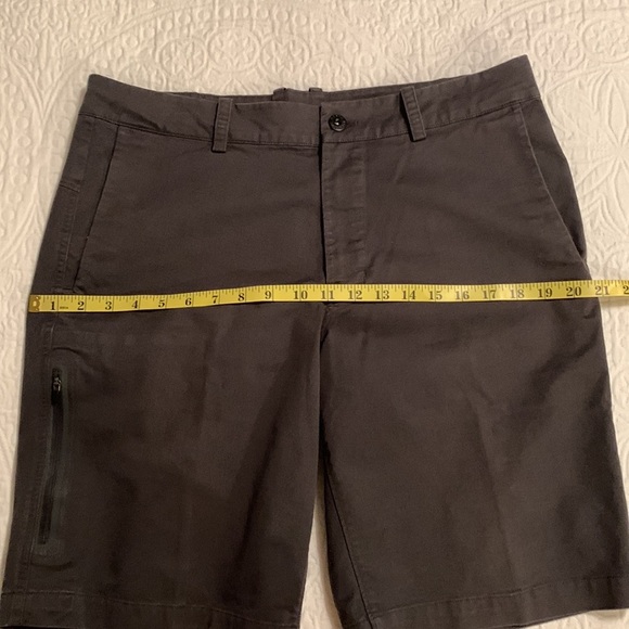 The North Face Men’s Standard Shorts - Picture 13 of 16
